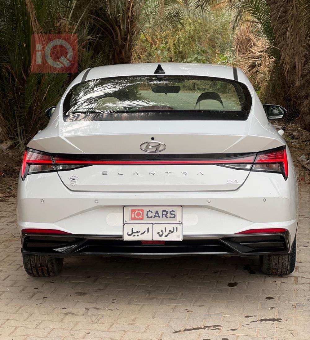 هیۆندای ئەلەنترا